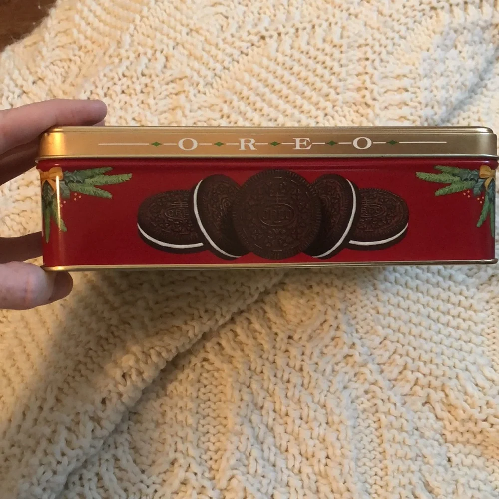 Nabisco Vintage Oreo Christmas Cookie Tin 1992